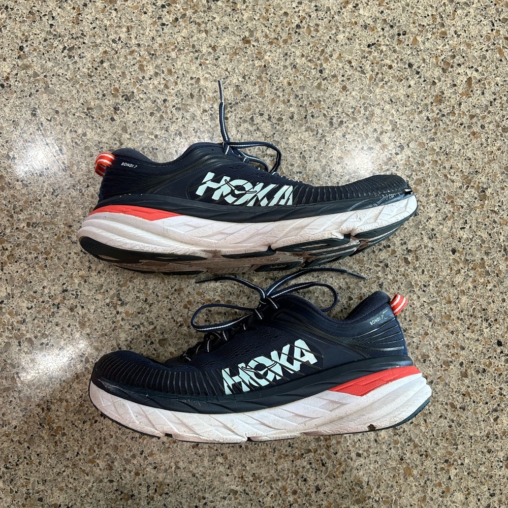 HOKA Bondi